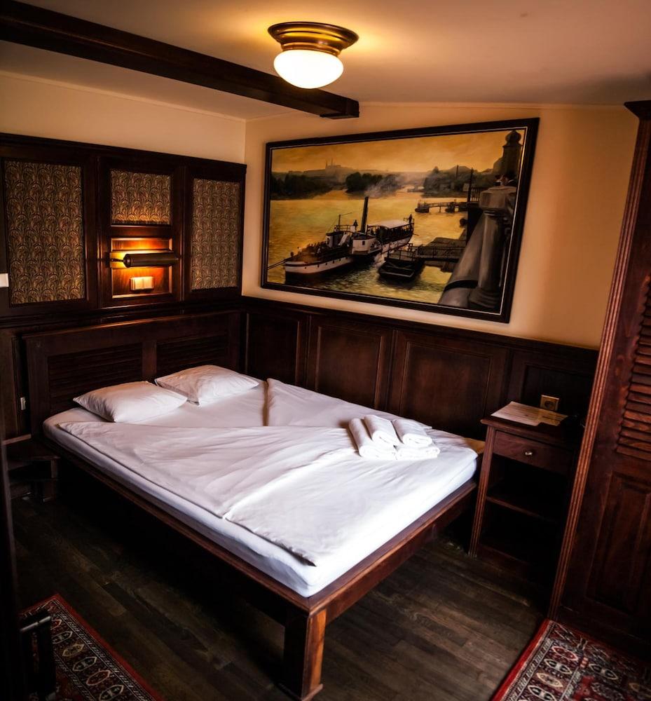 Boat Hotel Matylda Prag Eksteriør billede